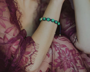 woman stone beaded bracelet 