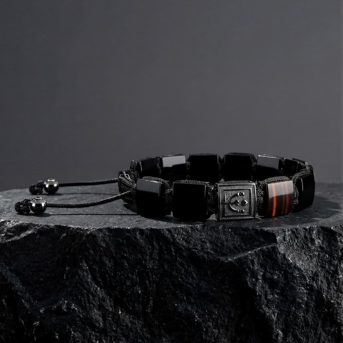 Onyx noir | Œil de tigre rouge | 10 mm | Collection Éclipse Rhodium