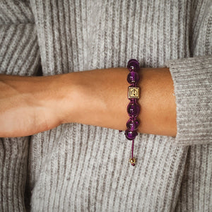 Simply Royal  - Amethyst Macrame Bead Bracelet in Gold | 10MM - CLUB EQUILIBRIUM